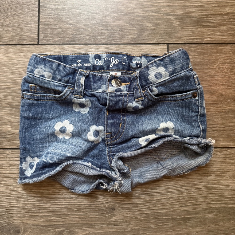 Cat & Jack Toddler Girls 2T Blue Daisy Floral Super Stretch Denim Shorts Cut Off